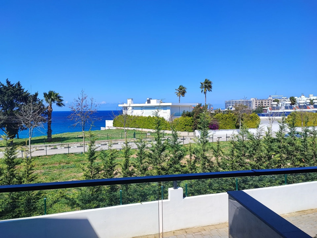 Apartment in Kyrenia, Cyprus, 85 m² - picture 5