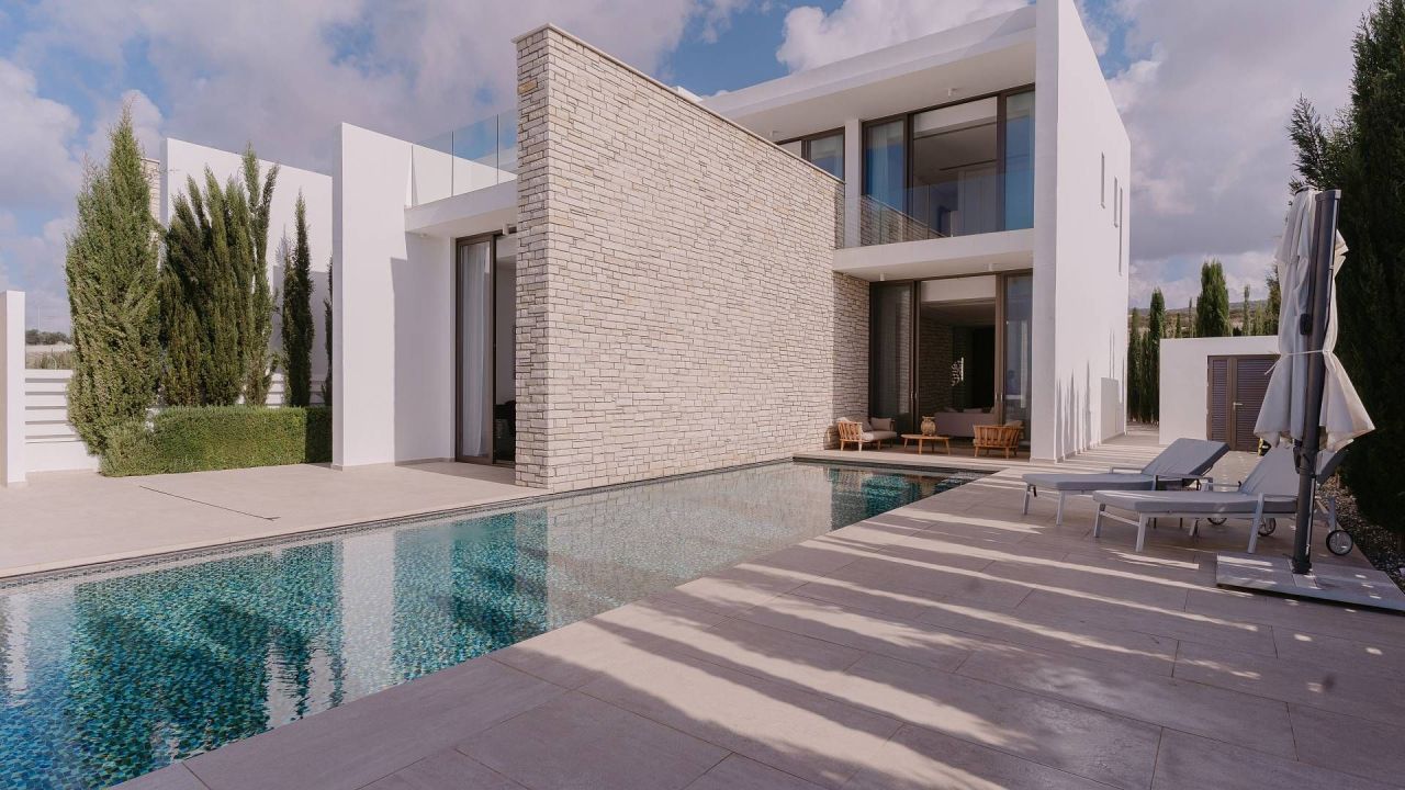 Maison à Pejia, Chypre, 256 m² - image 1
