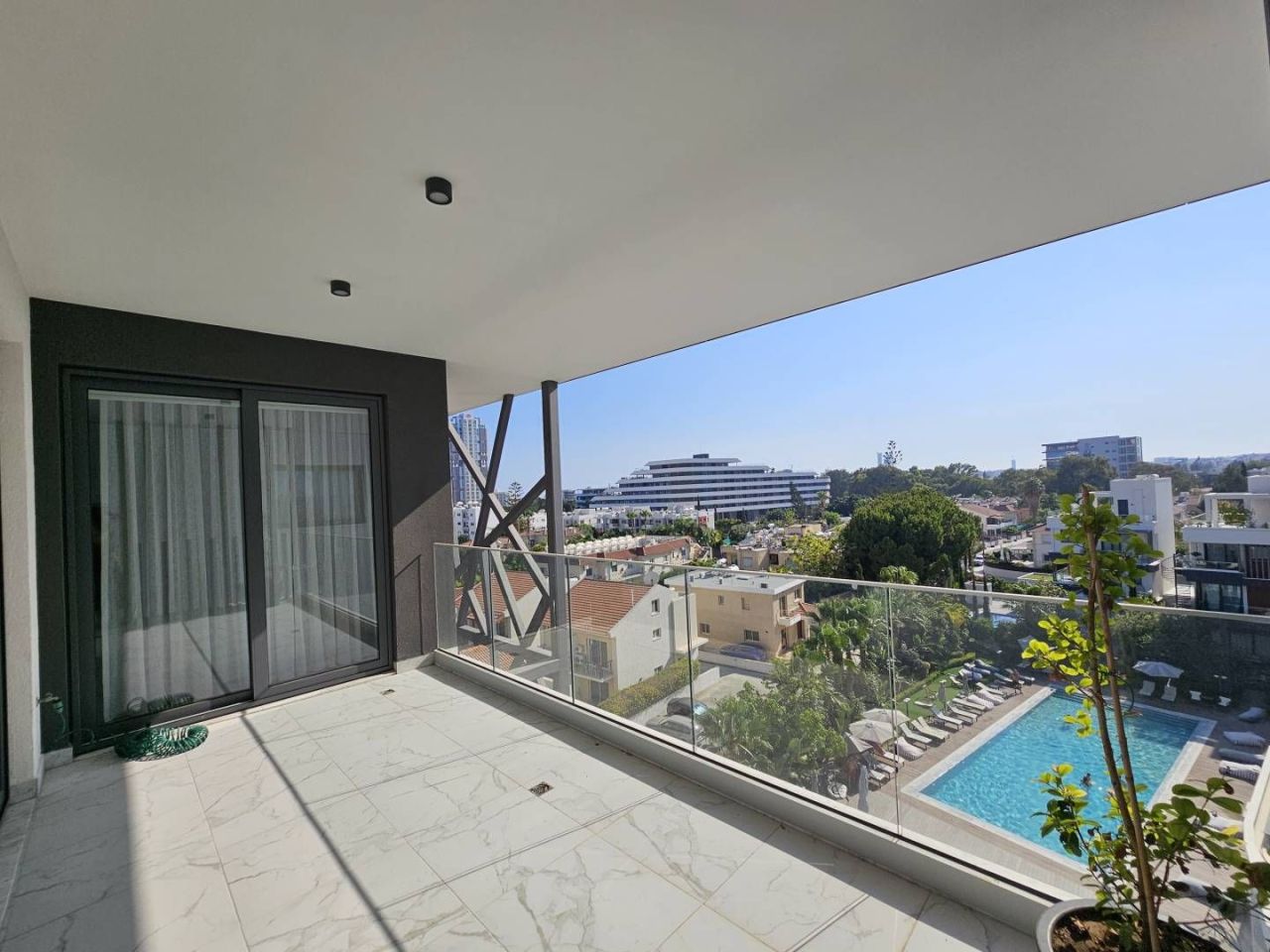 Appartement à Germasogeia, Chypre, 115 m² - image 2