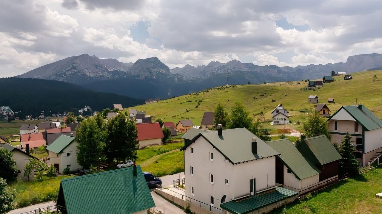 Maison à Zabljak, Monténégro, 180 m² - image 1