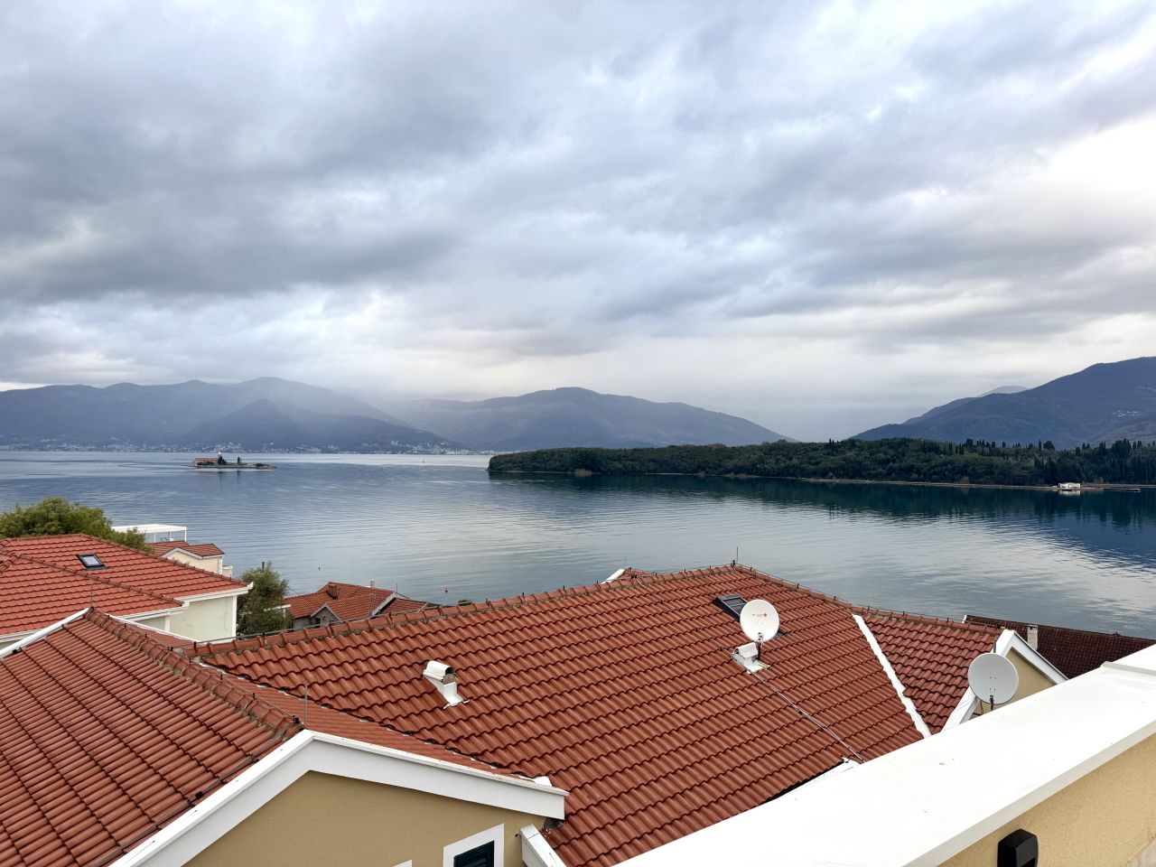 Apartment in Tivat, Montenegro, 45 m² - picture 1