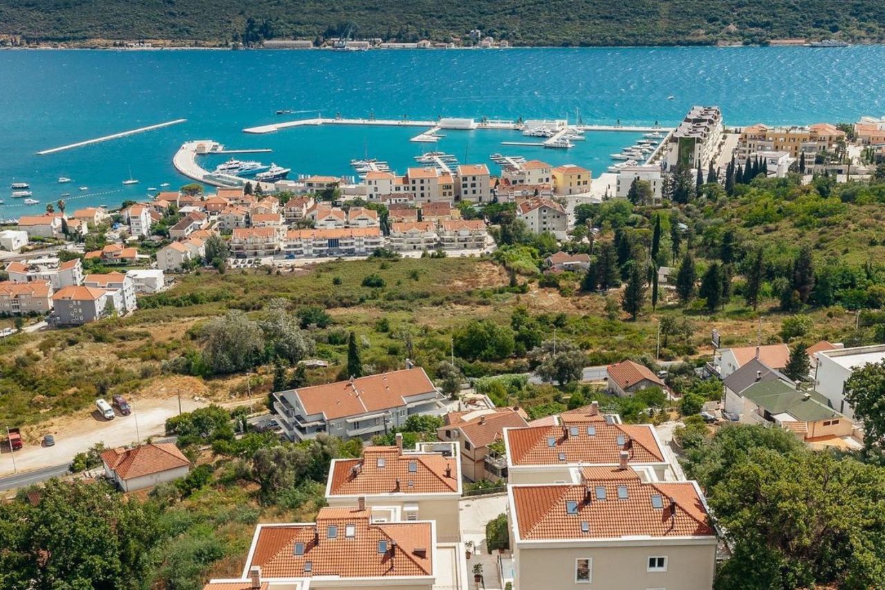 Apartamento en Kumbor, Montenegro, 186 m² - imagen 1