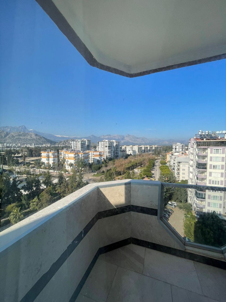 Flat in Antalya, Turkey, 370 m² - picture 1