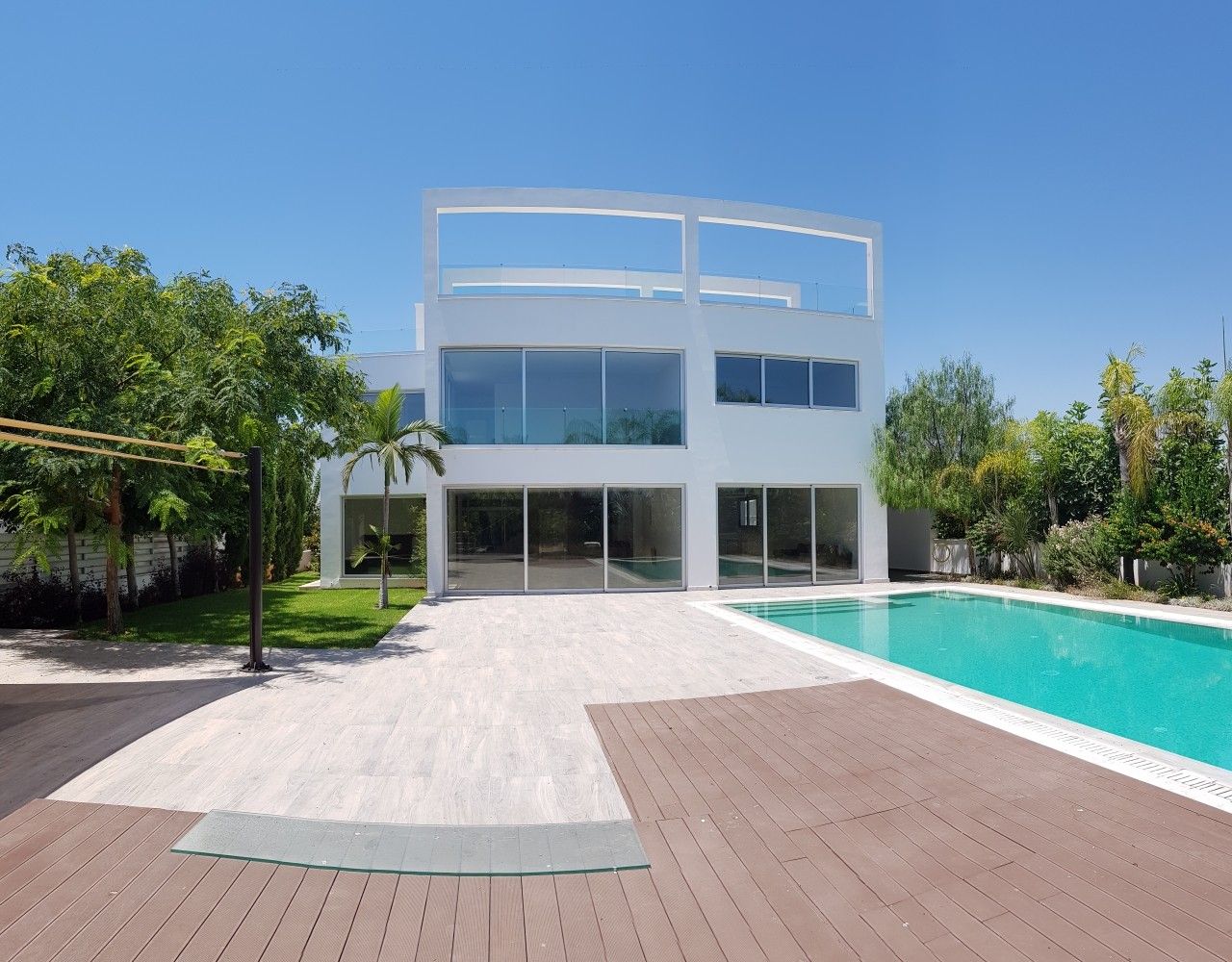 Casa en Germasogeia, Chipre, 550 m² - imagen 1