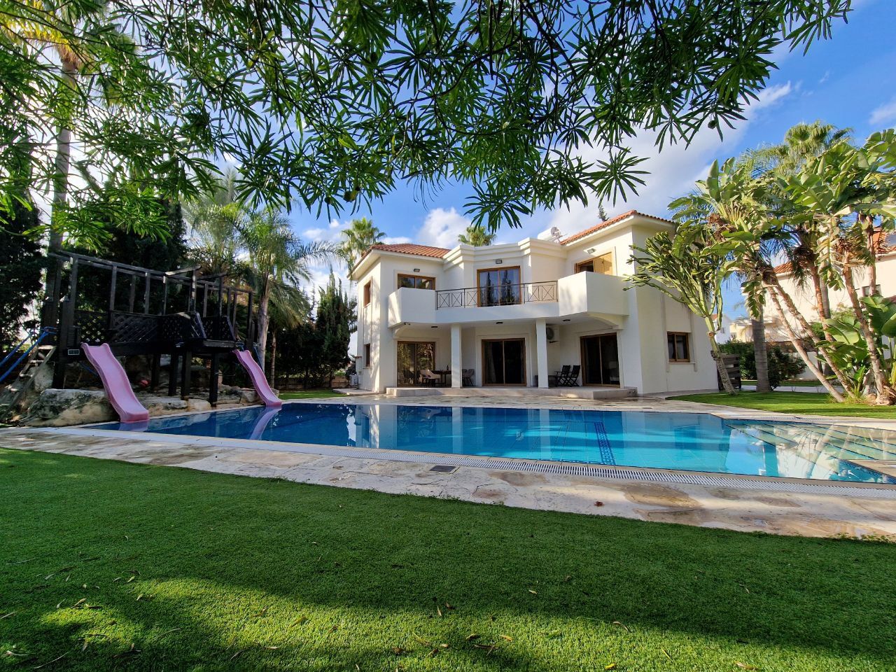 Maison à Larnaca, Chypre, 332 m² - image 1