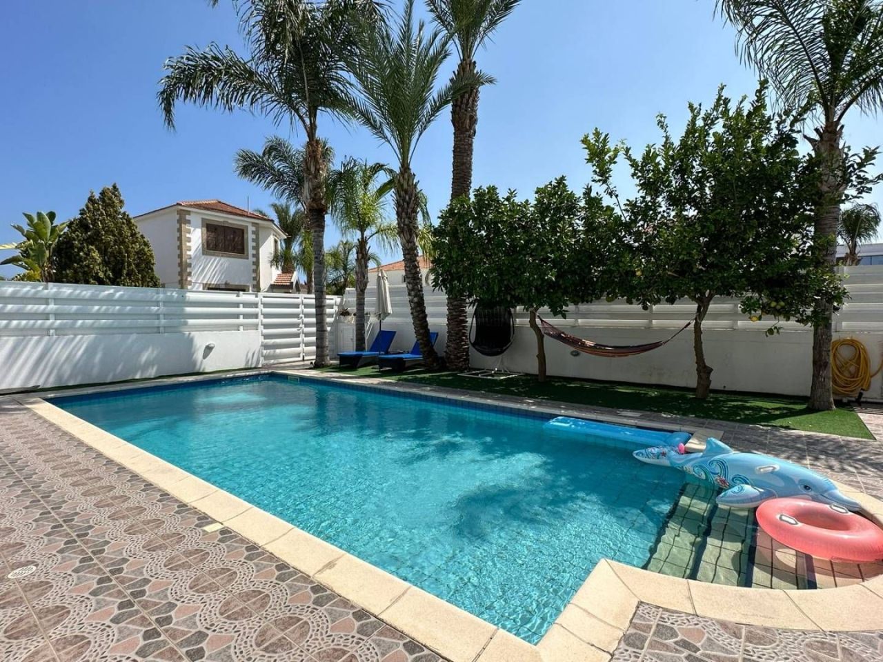 Casa en Lárnaca, Chipre, 255 m² - imagen 2