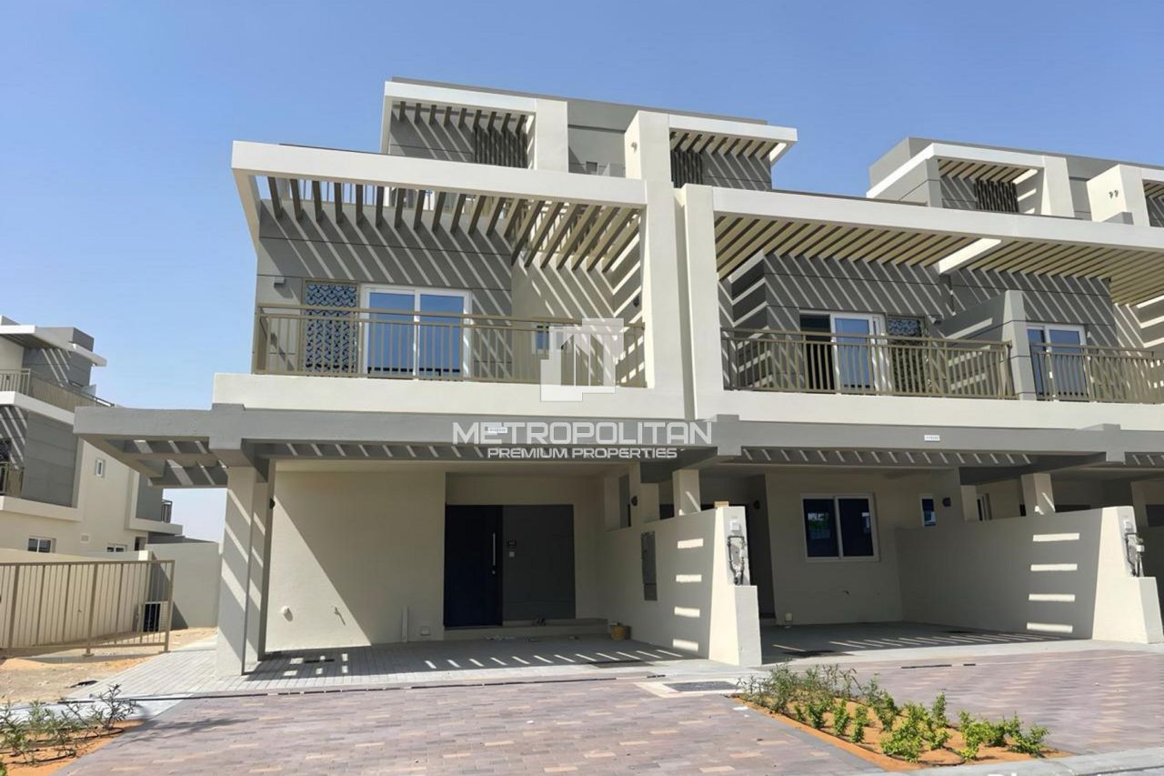 Townhouse in Dubai, UAE, 112 m² - picture 1