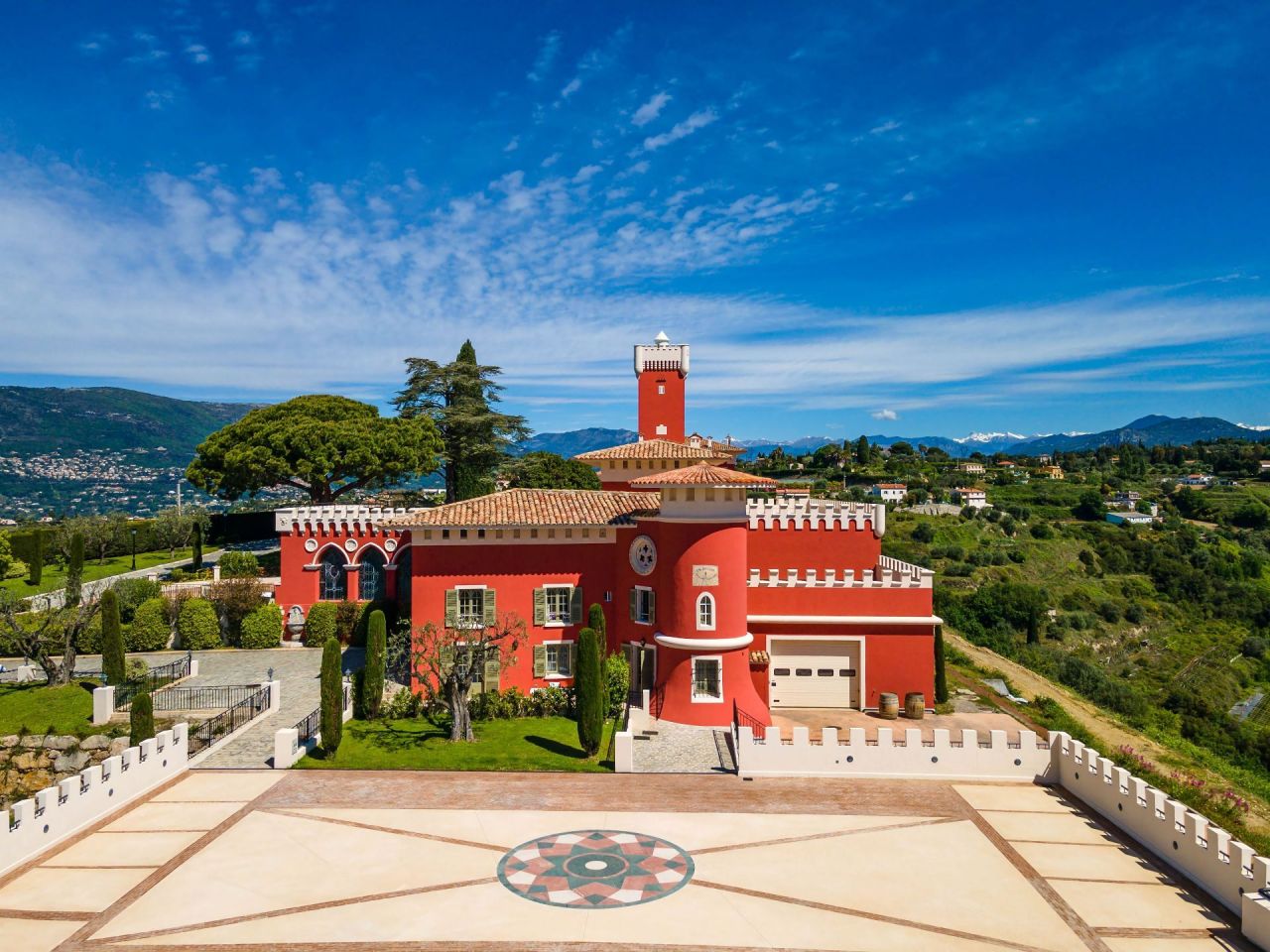 Villa à Nice, France, 120 000 m² - image 1