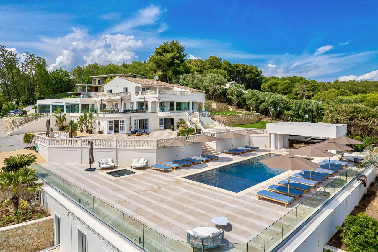 Villa en Mougins, Francia, 1 400 m² - imagen 1