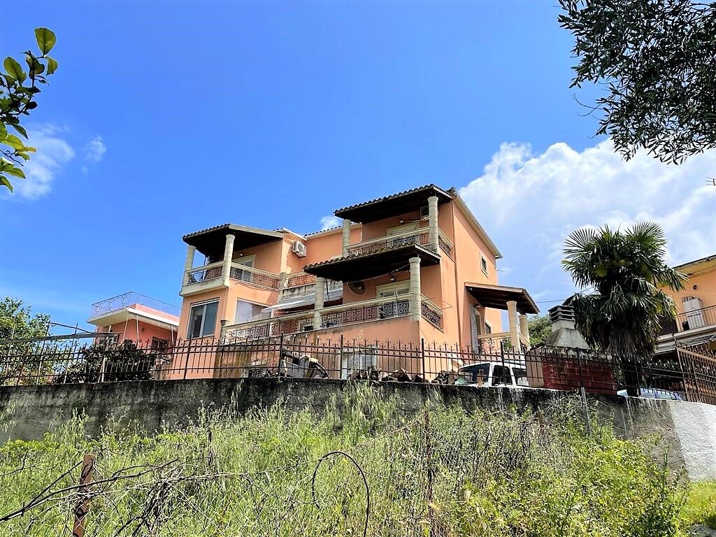 House in Corfu, Greece, 270 m² - picture 1