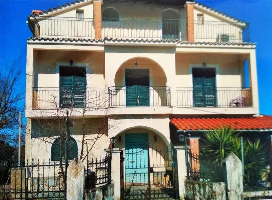 Maison à Corfou, Grèce, 260 m² - image 1