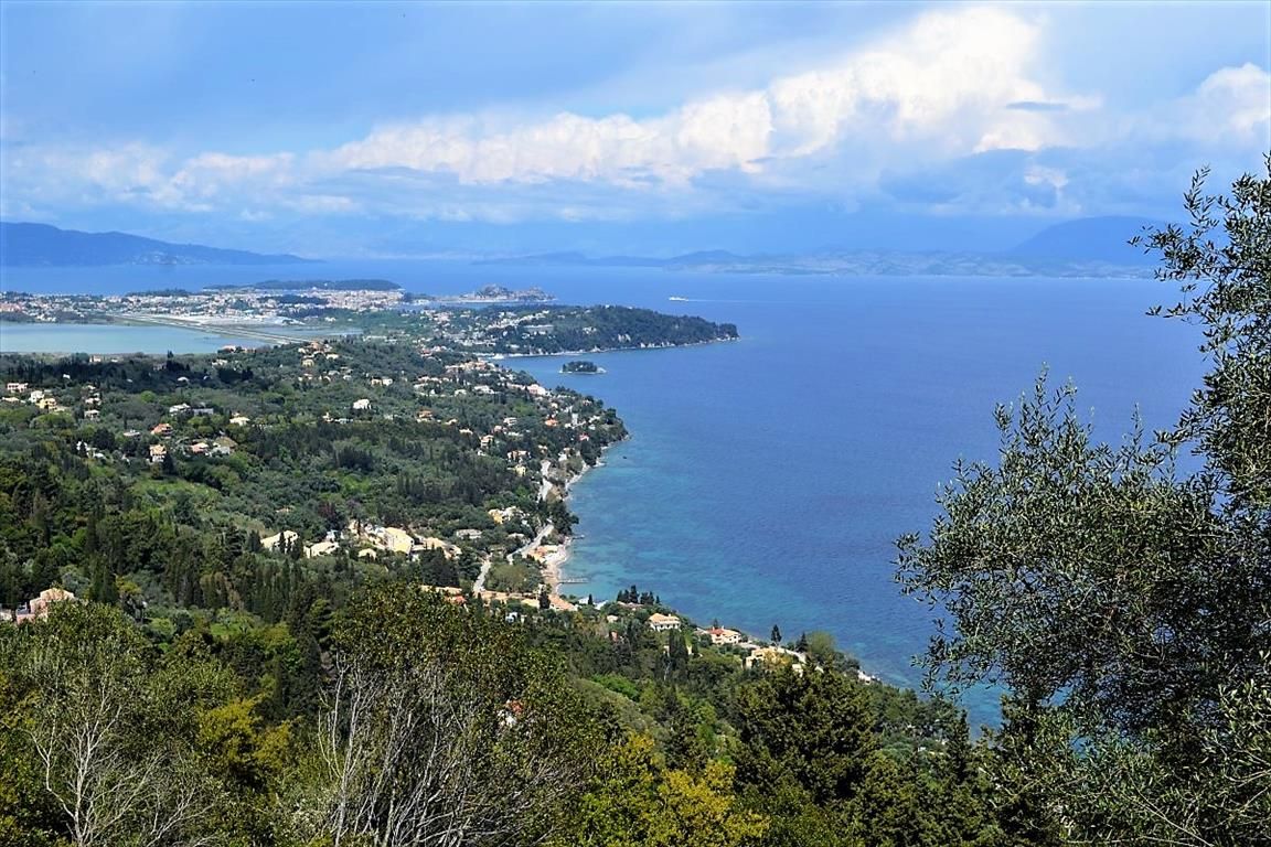 Land in Corfu, Greece, 4 000 m² - picture 1