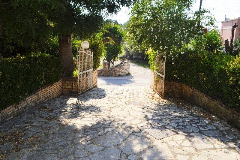 Maison à Corfou, Grèce, 500 m² - image 1