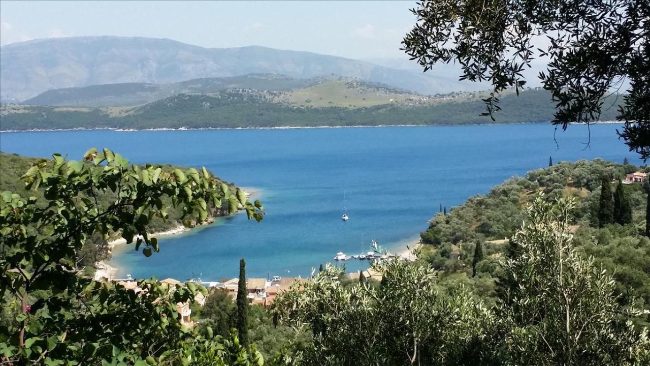 Terreno en Corfú, Grecia, 2 400 m² - imagen 1