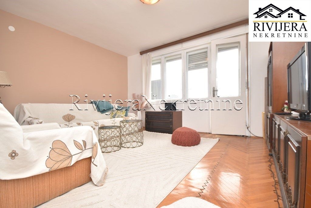 Apartamento en Herceg-Novi, Montenegro, 73 m² - imagen 1