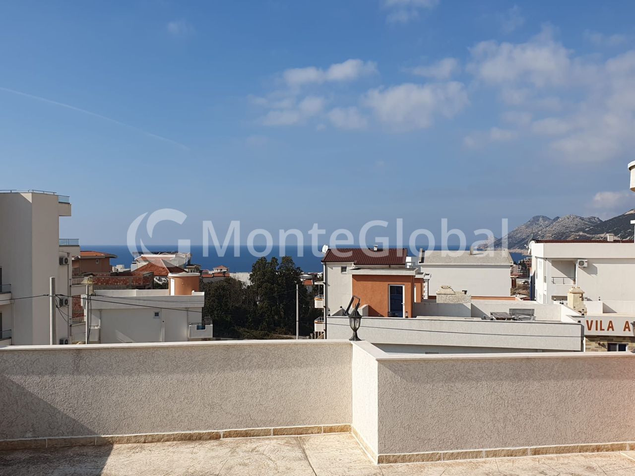Villa en Dobra Voda, Montenegro, 240 m² - imagen 1