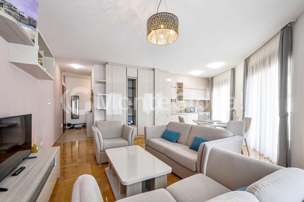 Wohnung in Becici, Montenegro, 88 m² - Foto 1