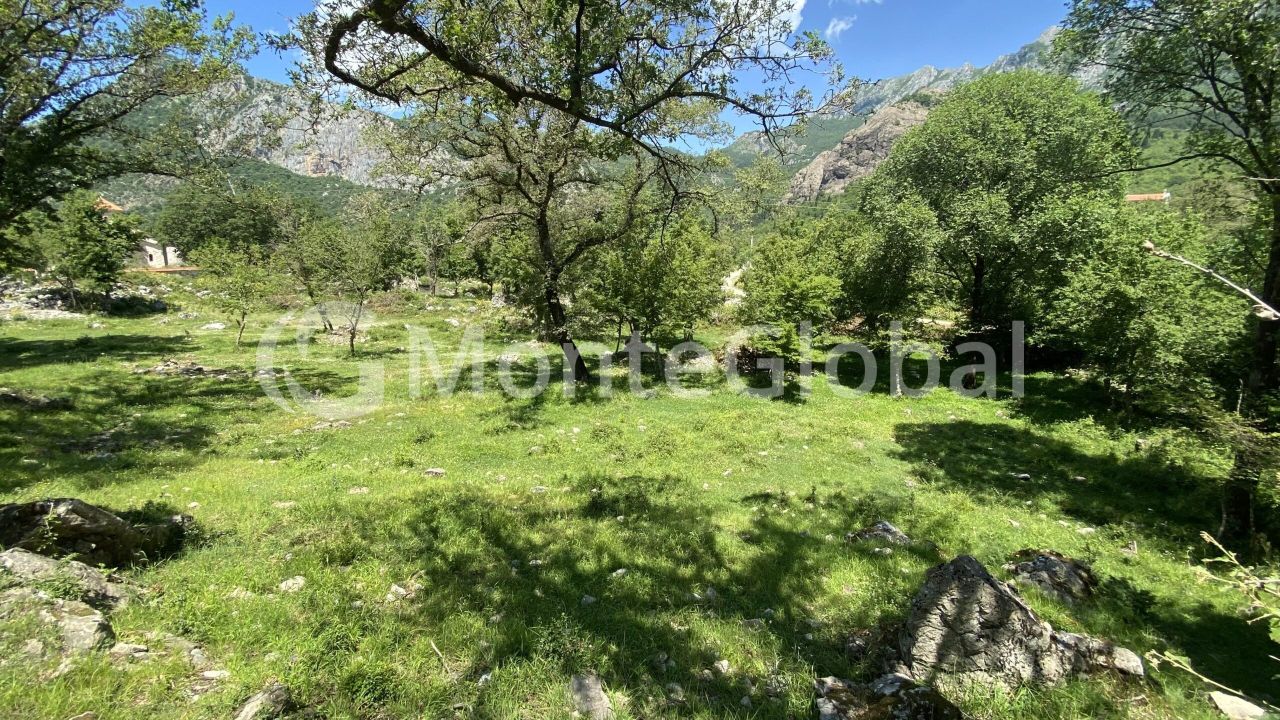 Terreno en el Bar, Montenegro, 280 m² - imagen 1