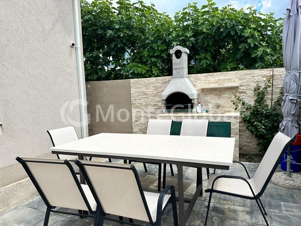 Haus in Bar, Montenegro, 200 m² - Foto 1