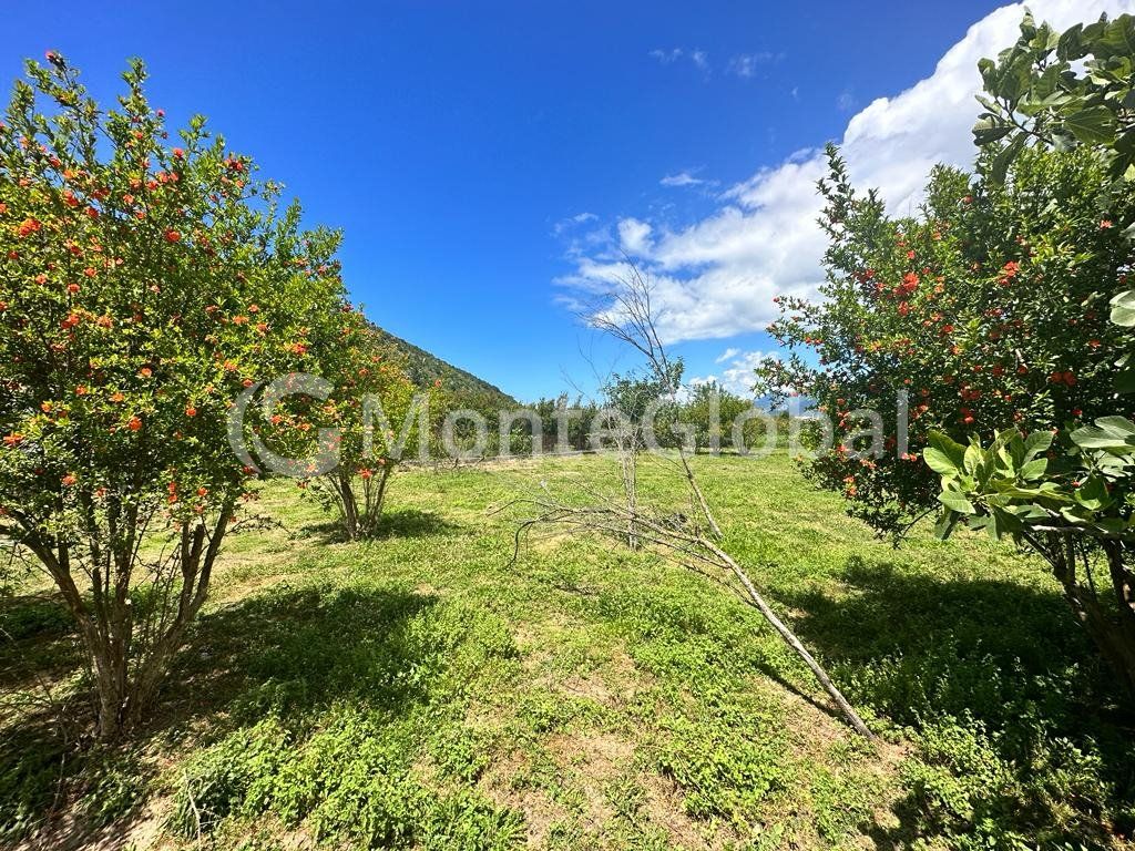 Terreno en el Bar, Montenegro, 1 754 m² - imagen 1