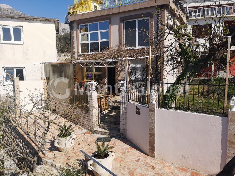 Haus in Bar, Montenegro, 164 m² - Foto 1