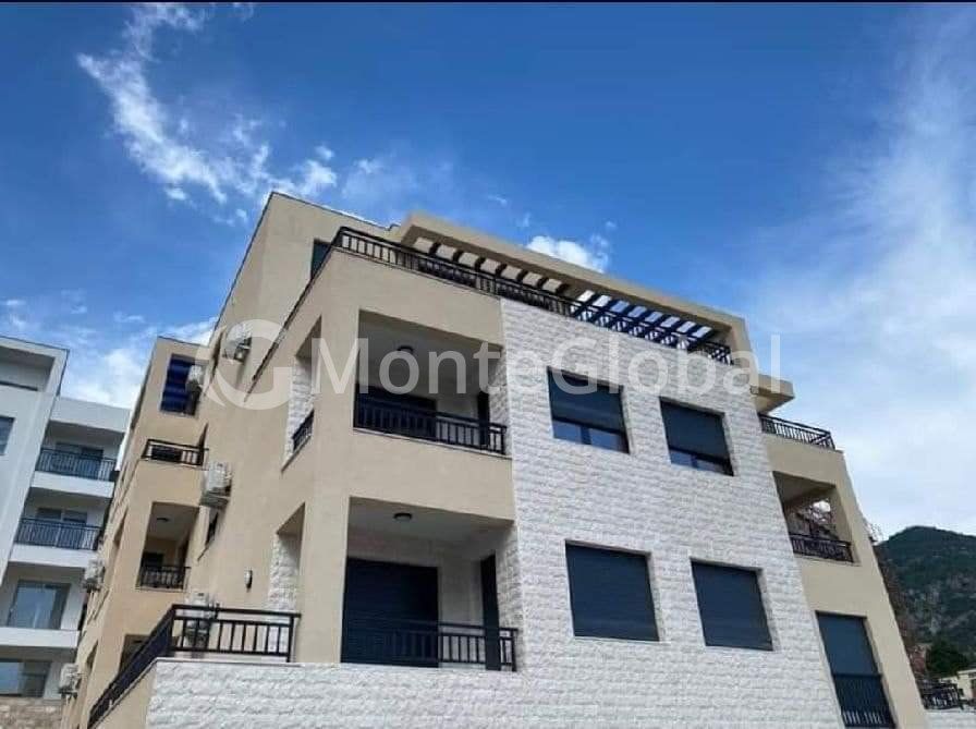 Piso en Tivat, Montenegro, 62.55 m² - imagen 1