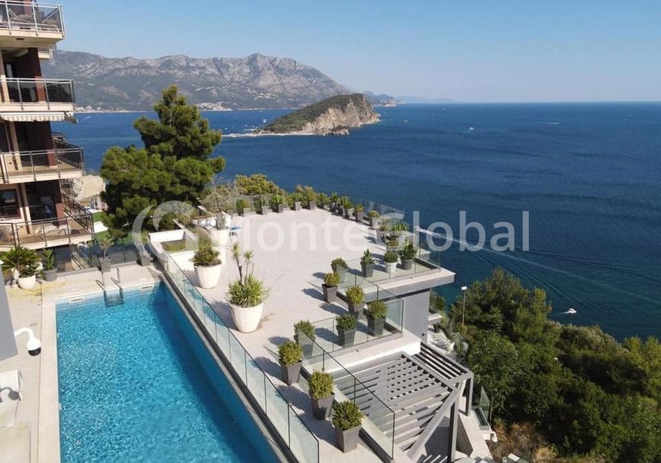 Villa en Budva, Montenegro, 336 m² - imagen 1
