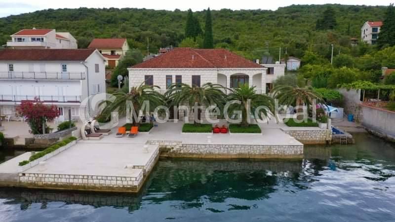 Villa sur la Luštica, Monténégro, 286 m² - image 1