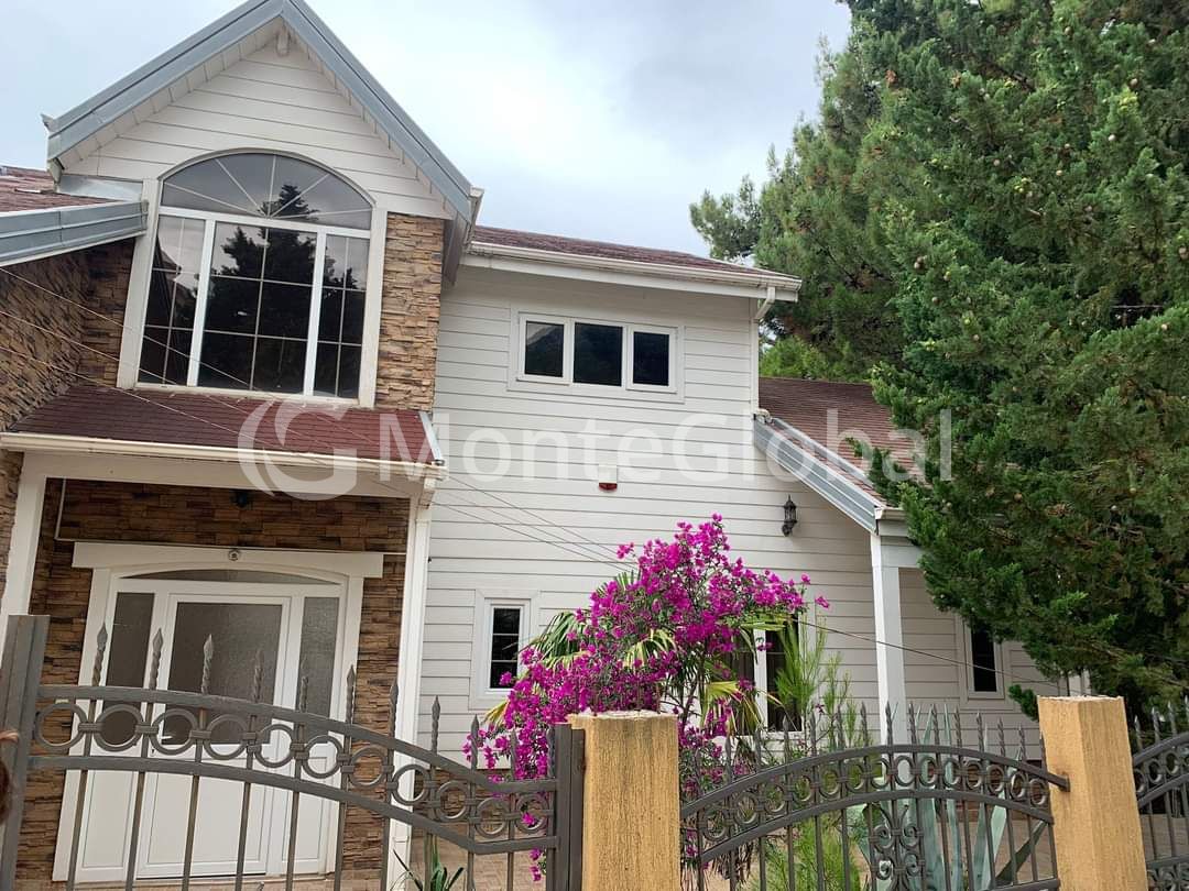 Haus in Bar, Montenegro, 450 m² - Foto 1