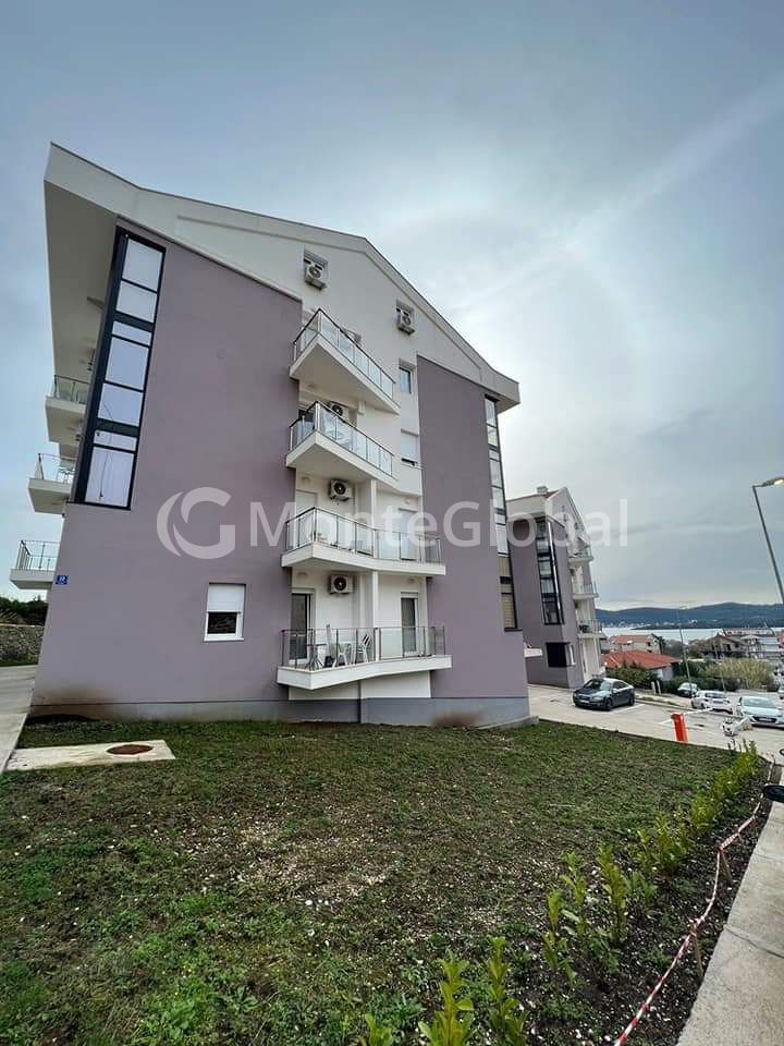 Piso en Tivat, Montenegro, 50 m² - imagen 1