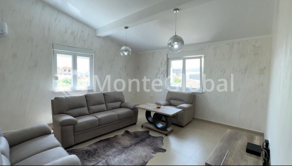 Wohnung in Bar, Montenegro, 73 m² - Foto 1