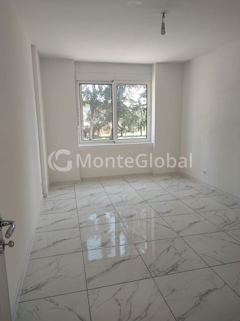Flat in Bar, Montenegro, 65 m² - picture 1