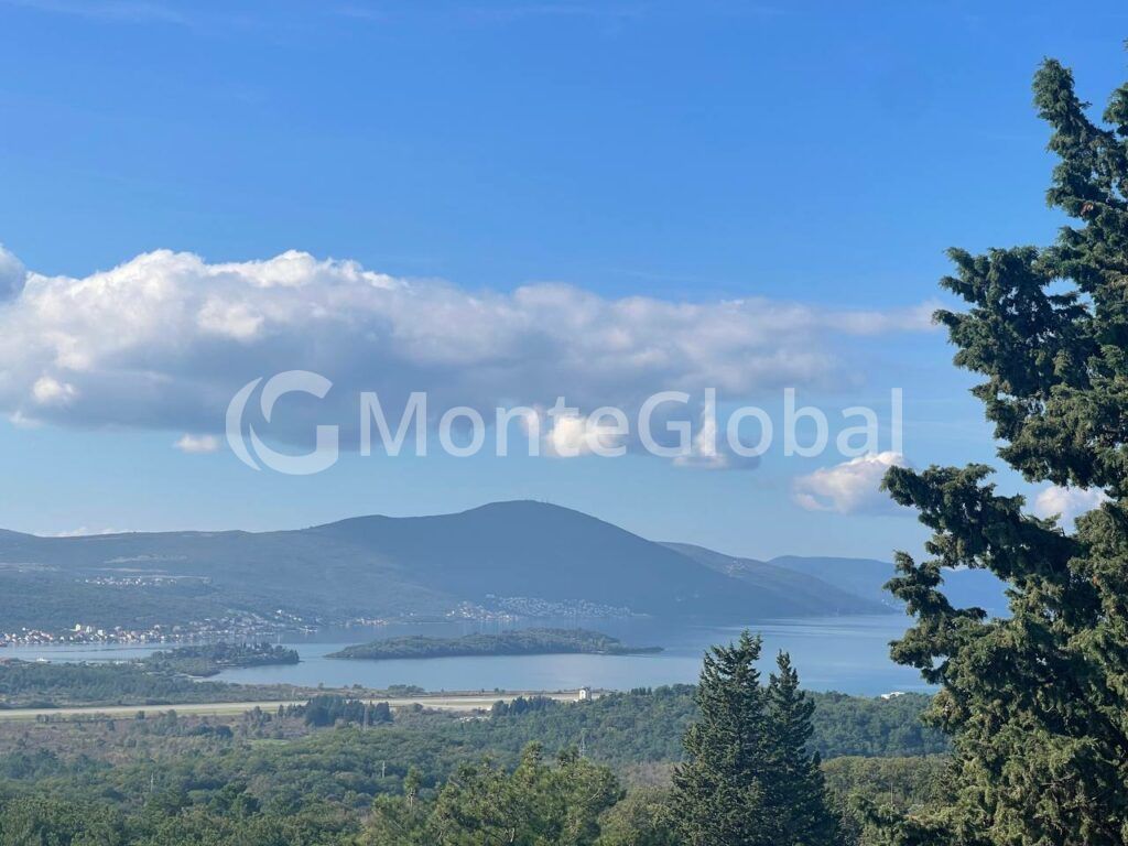 Appartement à Kotor, Monténégro, 42.82 m² - image 1