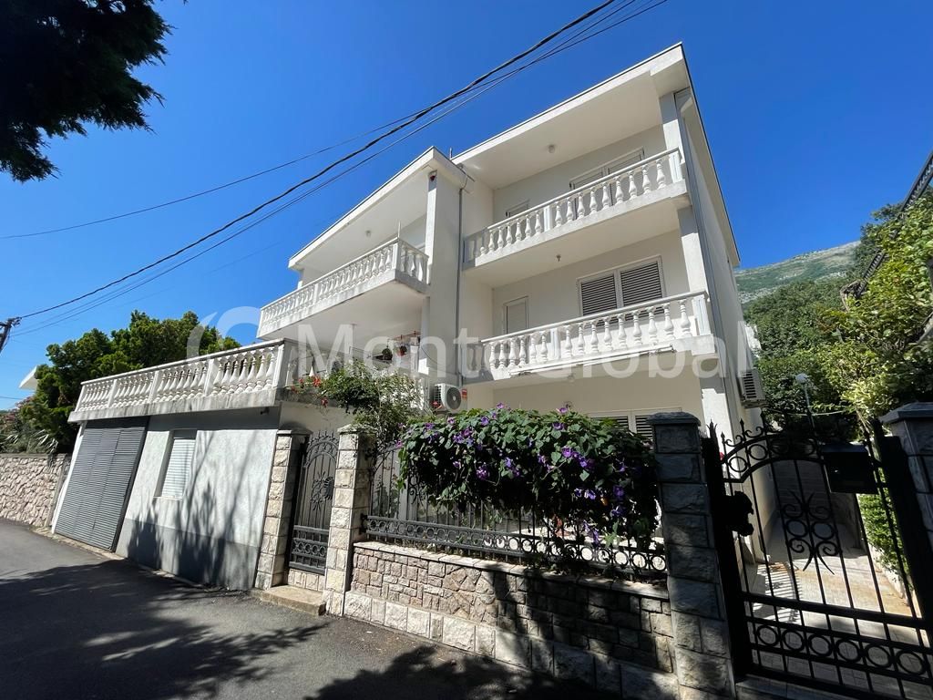Maison à Sutomore, Monténégro, 334 m² - image 1