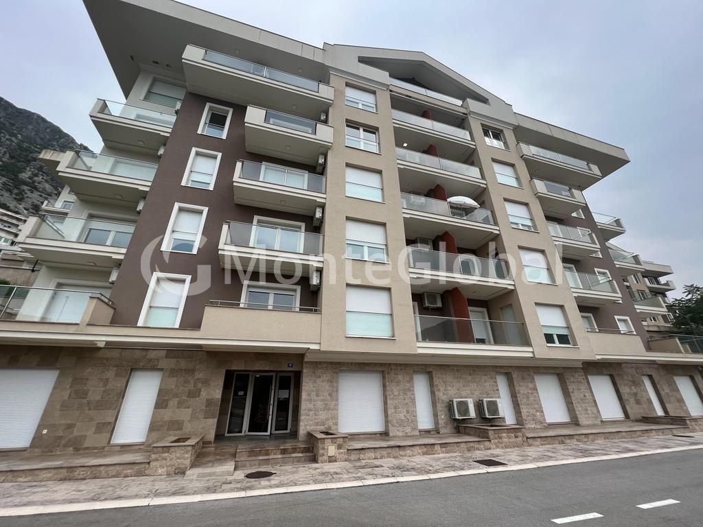 Piso en Dobrota, Montenegro, 60 m² - imagen 1