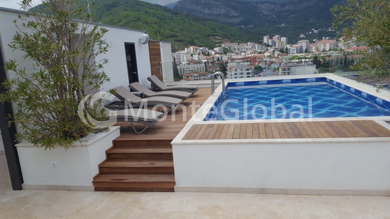 Piso en Budva, Montenegro, 326 m² - imagen 1