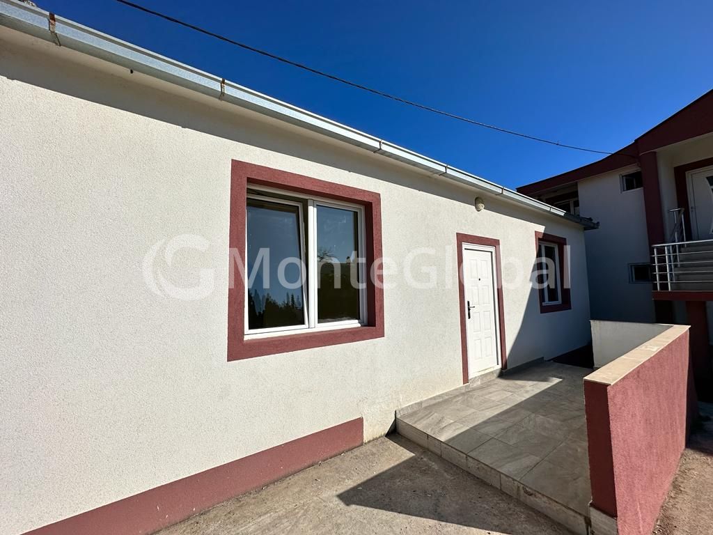 Wohnung in Bar, Montenegro, 90 m² - Foto 1