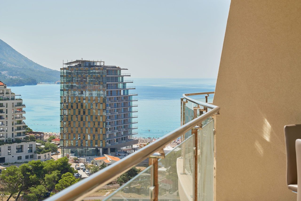 Piso en Becici, Montenegro, 96 m² - imagen 1