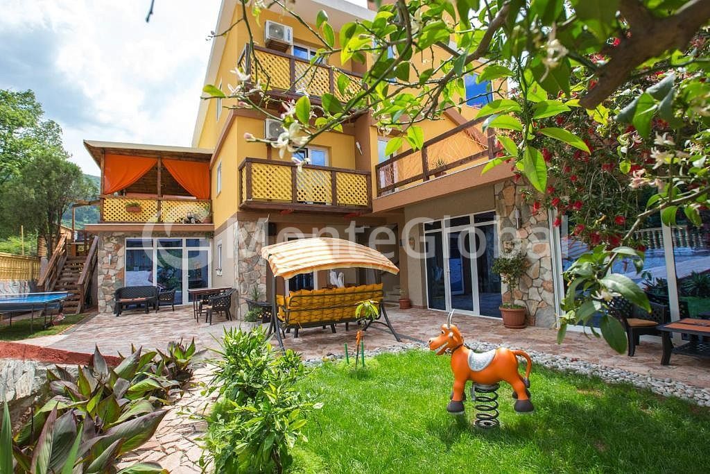 House in Budva, Montenegro, 435 m² - picture 1