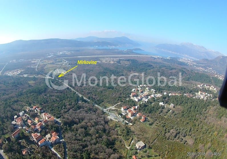 Terreno en Kotor, Montenegro, 7 270 m² - imagen 1