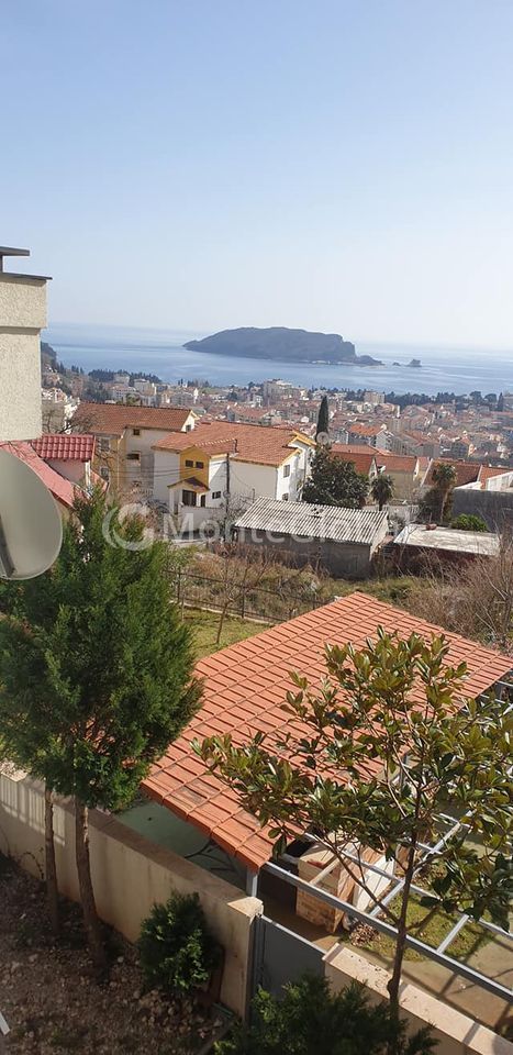 Piso en Budva, Montenegro, 48 m² - imagen 1