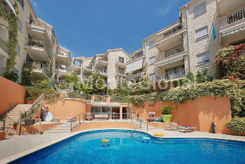 Appartement à Petrovac, Monténégro, 40 m² - image 1