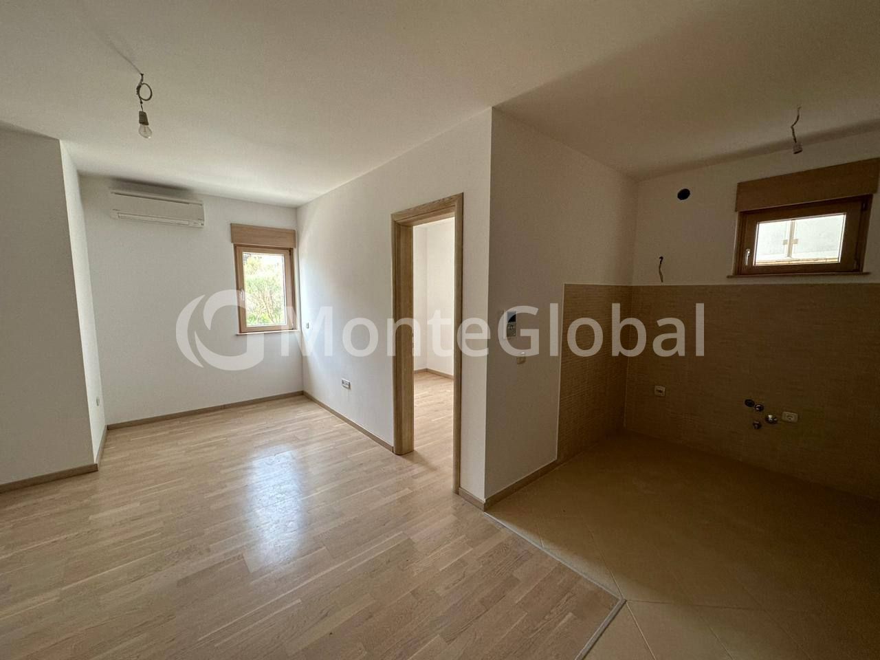 Appartement à Becici, Monténégro, 33 m² - image 1