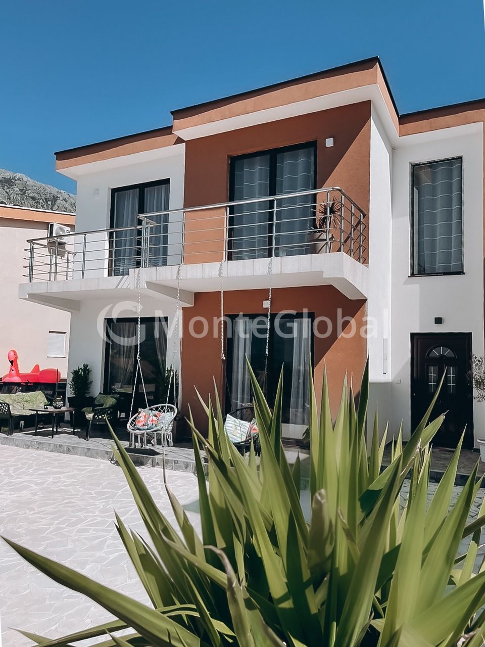 Maison à Dobra Voda, Monténégro, 150 m² - image 1