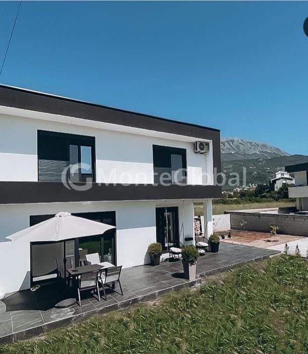 House in Bar, Montenegro, 400 m² - picture 1