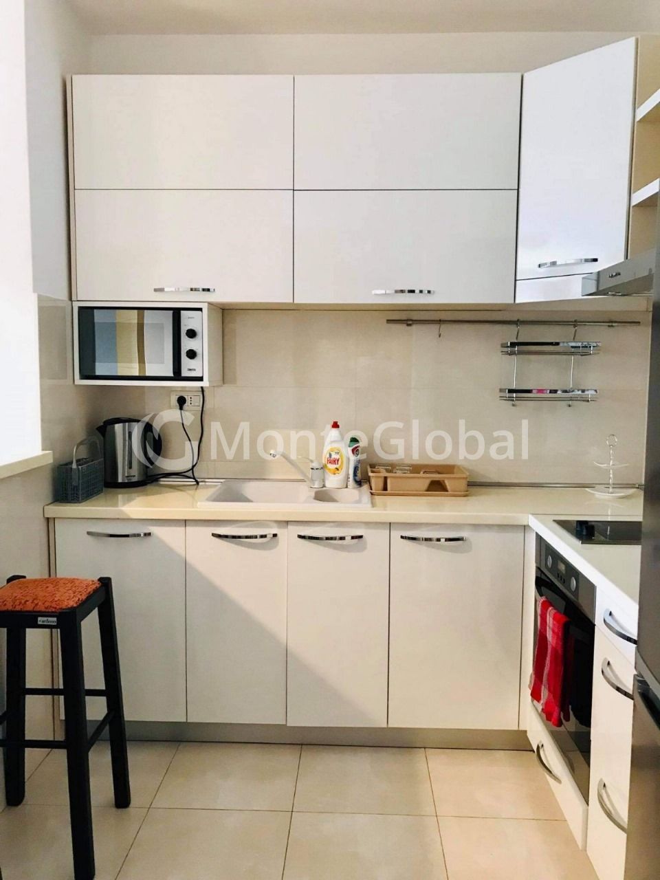 Piso en Budva, Montenegro, 89 m² - imagen 1