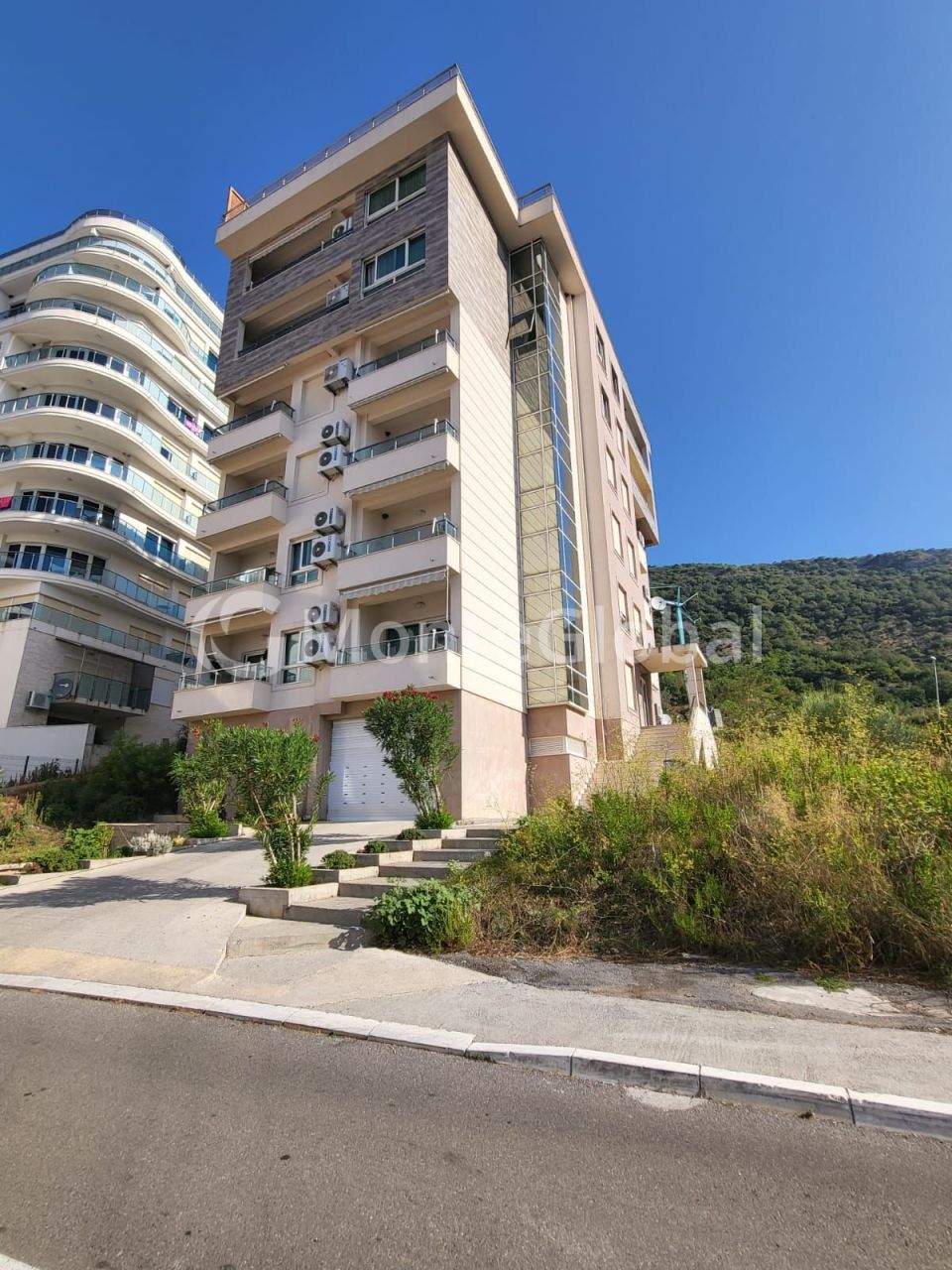 Flat in Becici, Montenegro, 70 m² - picture 1
