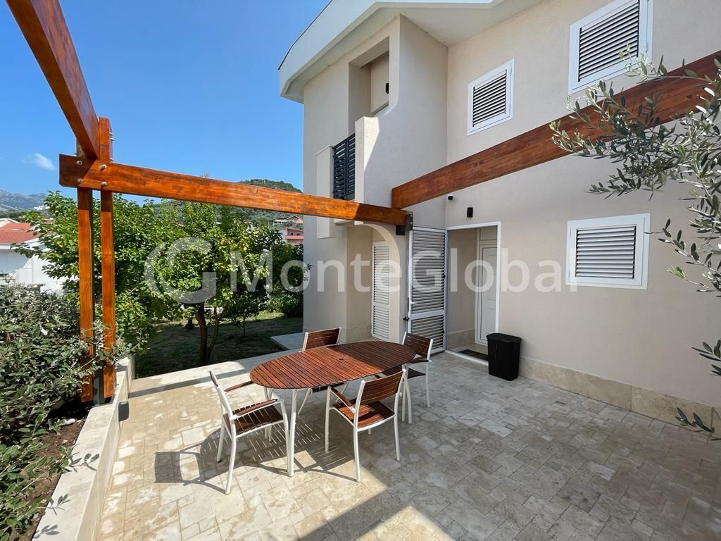 House in Bar, Montenegro, 199 m² - picture 1