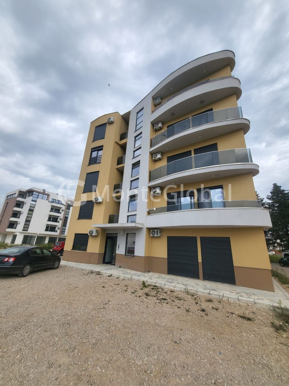 Flat in Ulcinj, Montenegro, 42 m² - picture 1
