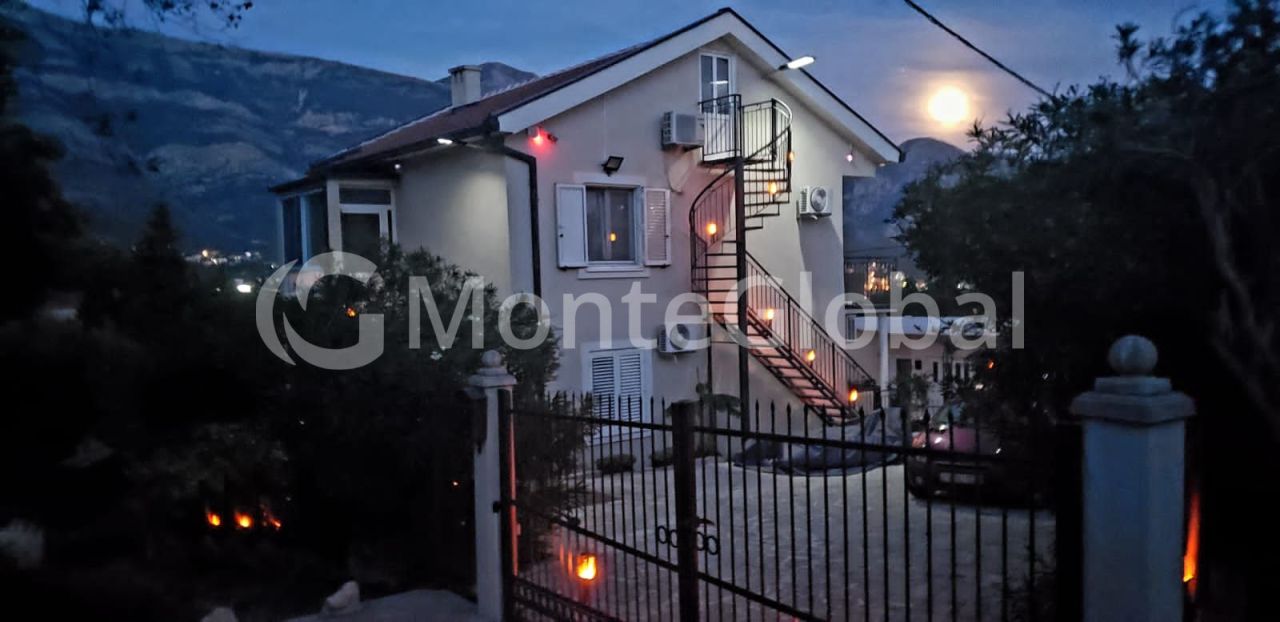 Haus in Sutomore, Montenegro, 290 m² - Foto 1